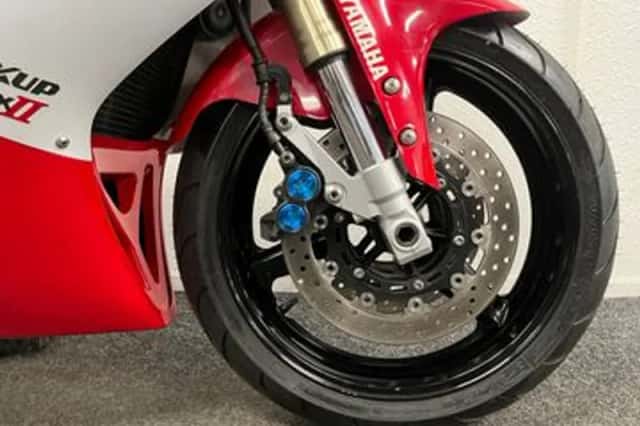 Yamaha YZF-R1 (1998) thumbnail 6