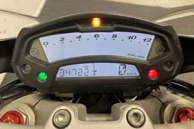 Ducati M 1100 EVO (2011) thumbnail 2