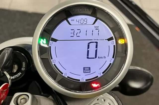 Ducati Scrambler Icon (2017) thumbnail 2