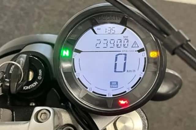 Ducati Scrambler SIXTY 2 (2016) thumbnail 2