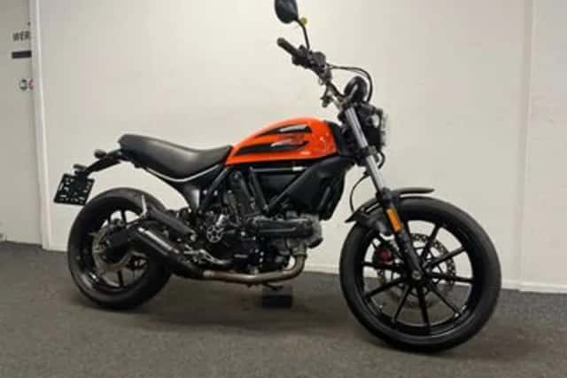 Ducati Scrambler SIXTY 2 (2016) thumbnail 4
