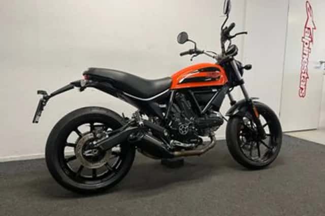 Ducati Scrambler SIXTY 2 (2016) thumbnail 5