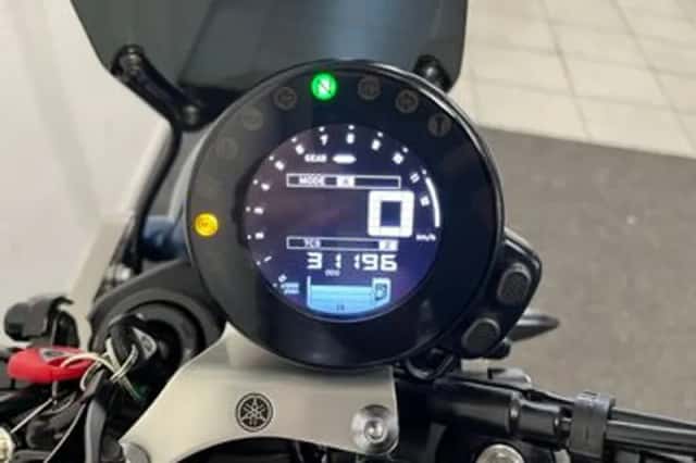 Yamaha XSR900 (2016) thumbnail 2