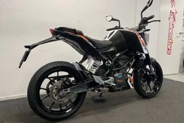 KTM 125 Duke (2016) thumbnail 5