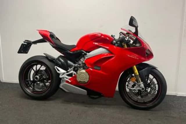 Ducati Panigale V4S (2019) thumbnail 3