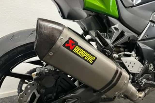 Kawasaki Z 750R (2011) thumbnail 3