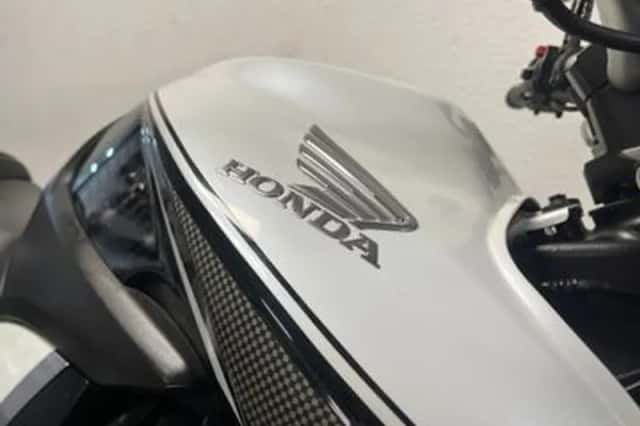 Honda CB1000R (2015) thumbnail 3