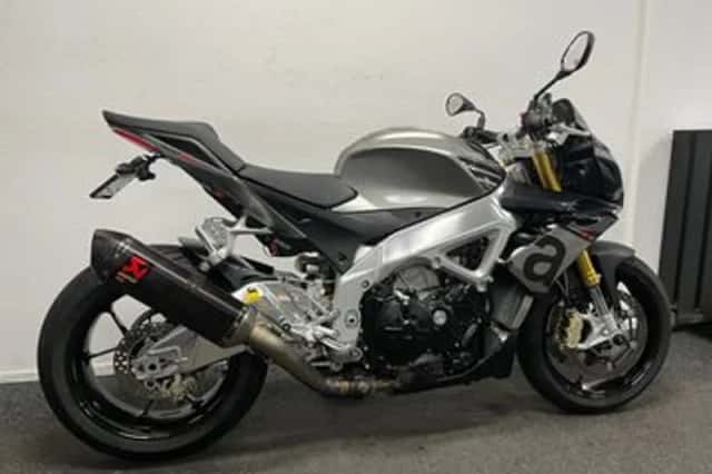 Aprilia Tuono V4 (2016) thumbnail 5