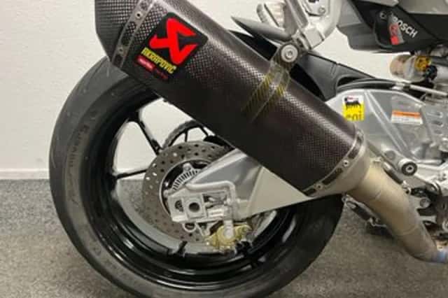 Aprilia Tuono V4 (2016) thumbnail 6