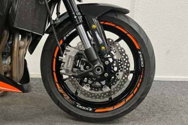 Kawasaki Z1000 (2015) thumbnail 6