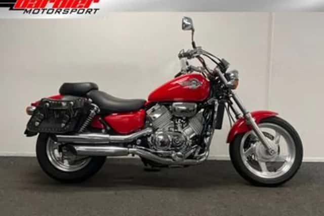 Honda VF 750C Magna (1996) thumbnail 1