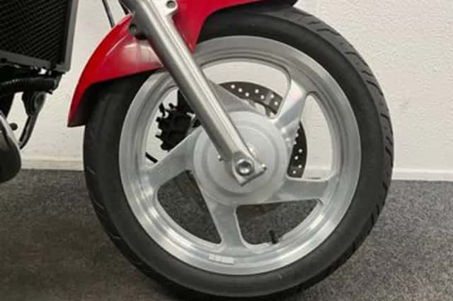 Honda VF 750C Magna (1996) thumbnail 6