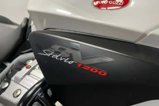 Moto Guzzi Stelvio (2015) thumbnail 3