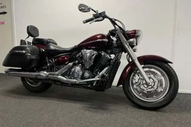 Yamaha XVS 1300 A Midnight Star (2010) thumbnail 3