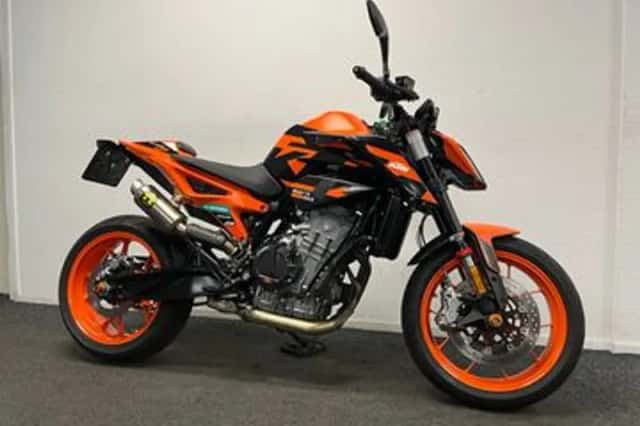 KTM 890 Duke (2022) thumbnail 4