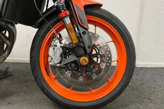 KTM 890 Duke (2022) thumbnail 6