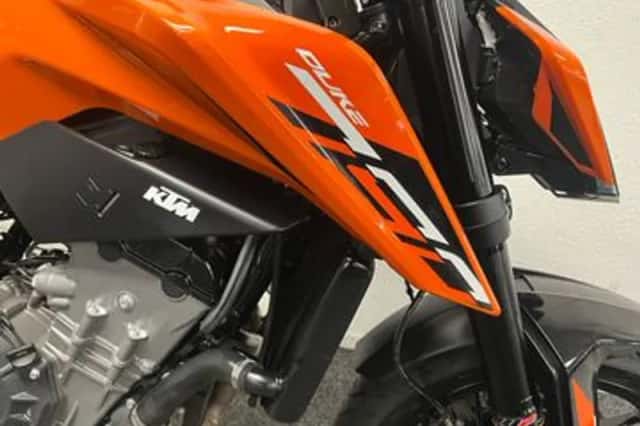 KTM 790 Duke (2024) thumbnail 3