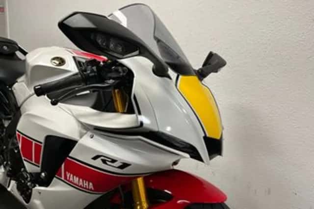 Yamaha YZF-R1 60TH Anniversary (2024) thumbnail 3