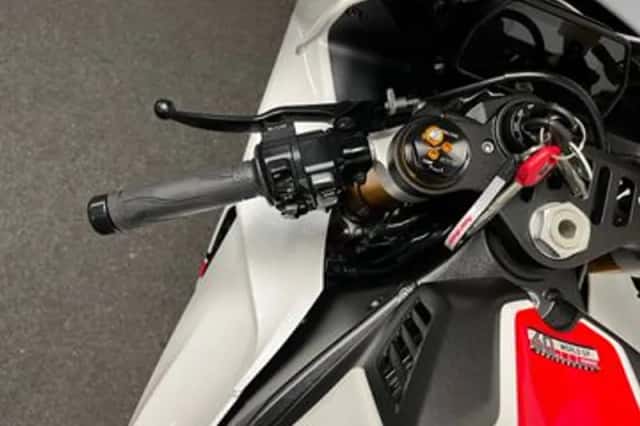 Yamaha YZF-R1 60TH Anniversary (2024) thumbnail 5