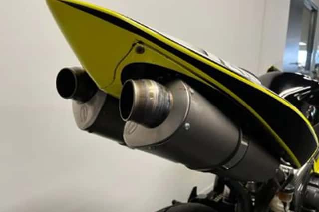 Yamaha YZF-R1 (2004) thumbnail 3