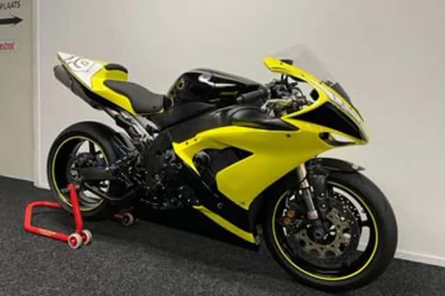 Yamaha YZF-R1 (2004) thumbnail 4