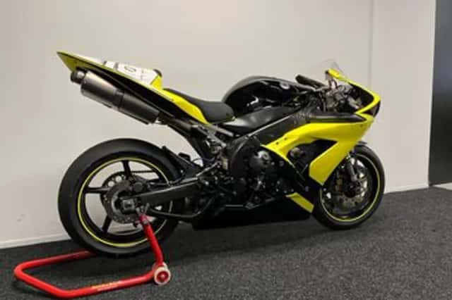 Yamaha YZF-R1 (2004) thumbnail 5
