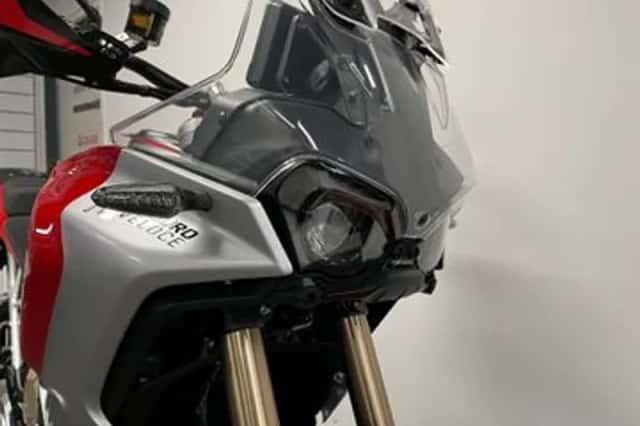 MV Agusta Enduro Veloce (2025) thumbnail 3