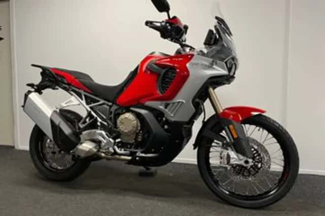 MV Agusta Enduro Veloce (2025) thumbnail 4