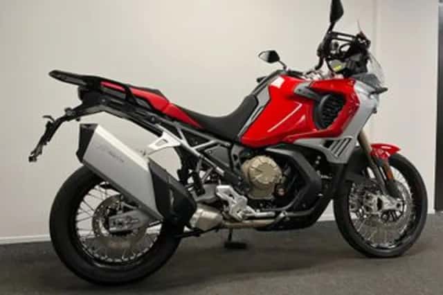 MV Agusta Enduro Veloce (2025) thumbnail 5