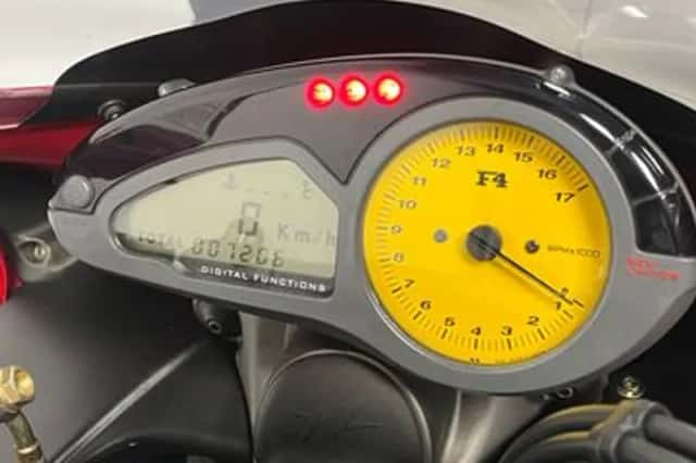 MV Agusta F4 750S (2003) thumbnail 2