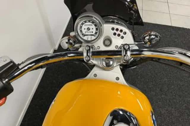 BMW R 1200C Independent (2004) thumbnail 2