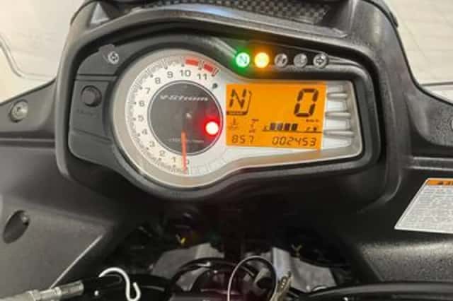 Suzuki V-Strom (2012) thumbnail 2