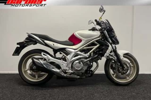 Suzuki SFV 650 Gladius (2009) thumbnail 1