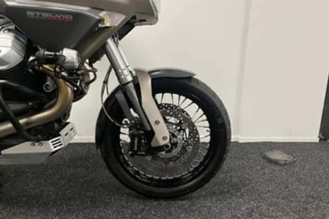 Moto Guzzi Stelvio 1200 V4 (2011) thumbnail 6