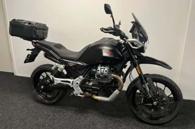 Moto Guzzi V85 TT (2024) thumbnail 3
