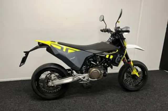 Husqvarna 701 Supermoto (2024) thumbnail 4