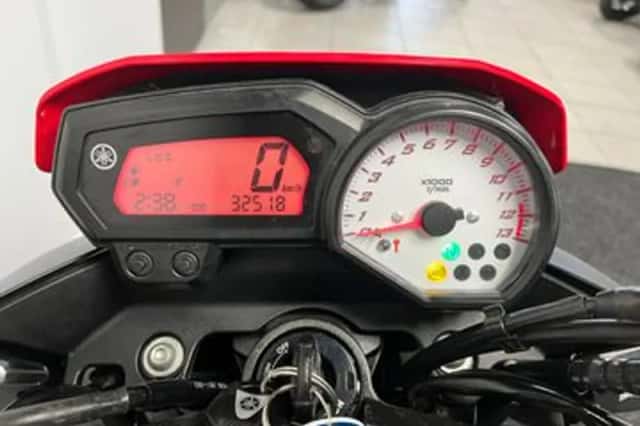 Yamaha FZ8 (2012) thumbnail 2