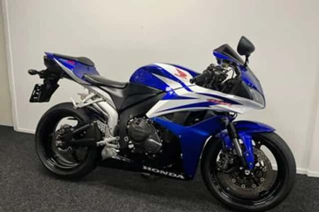 Honda CBR600RR (2007) thumbnail 4