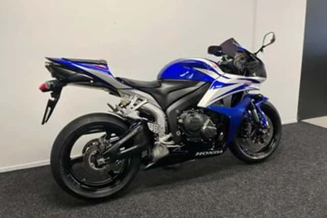 Honda CBR600RR (2007) thumbnail 5