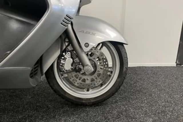 Suzuki AN 650 Burgman Executive (2004) thumbnail 5