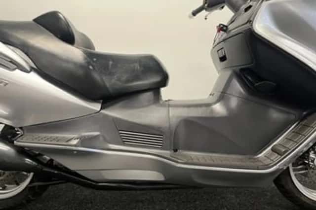 Suzuki AN 650 Burgman Executive (2004) thumbnail 6
