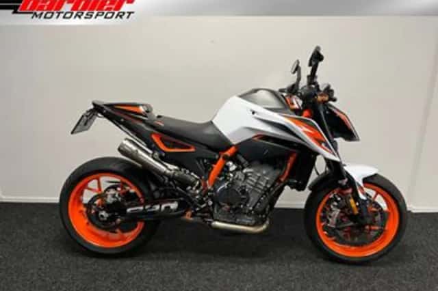 KTM 890 Duke (2022) thumbnail 1