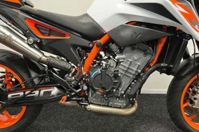 KTM 890 Duke (2022) thumbnail 6