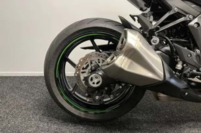 Kawasaki Z1000 (2017) thumbnail 6