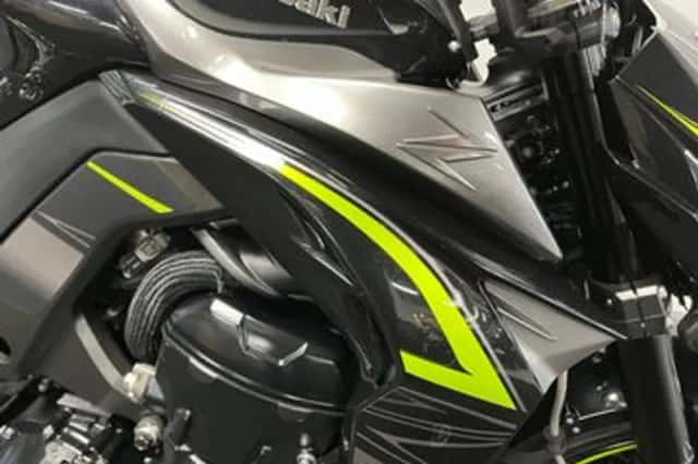 Kawasaki Z 1000 R (2017) thumbnail 3