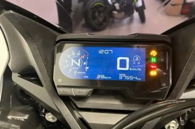Honda CBR650R (2019) thumbnail 2