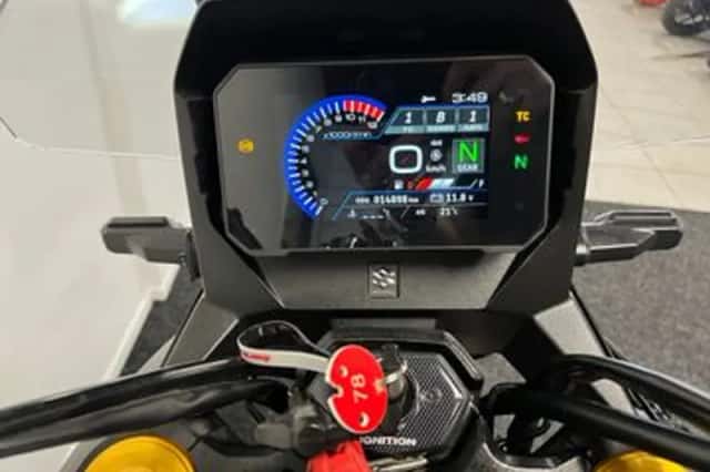 Suzuki V-Strom 800 DE (2023) thumbnail 2