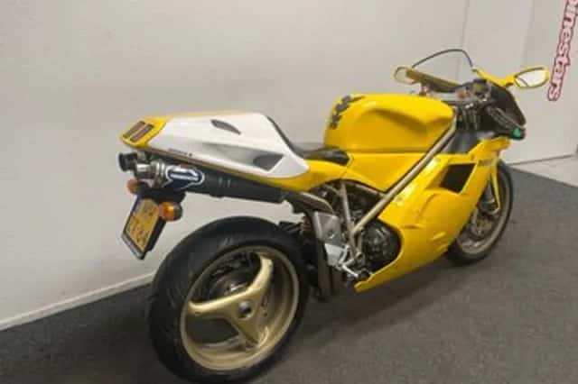 Ducati 916 (1998) thumbnail 2