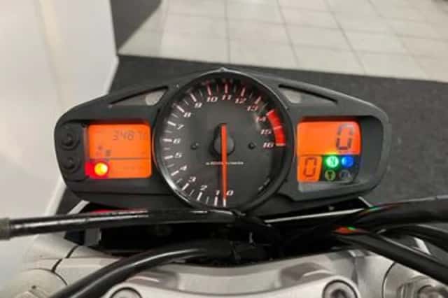 Suzuki GSR600 (2009) thumbnail 2