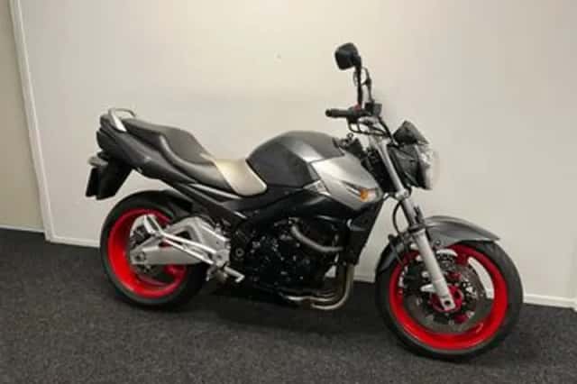 Suzuki GSR600 (2009) thumbnail 3